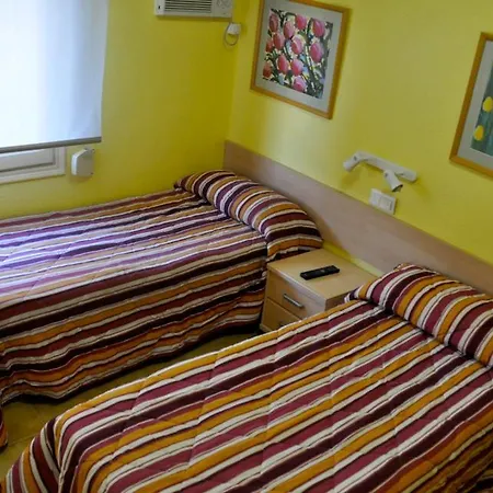 Hostal El Jardin-3